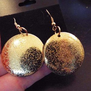 MAKE AN ENTRANCE TEXTURED LARGE DISKS GOLDEN DANGLY PIERCED EARRINGS 64